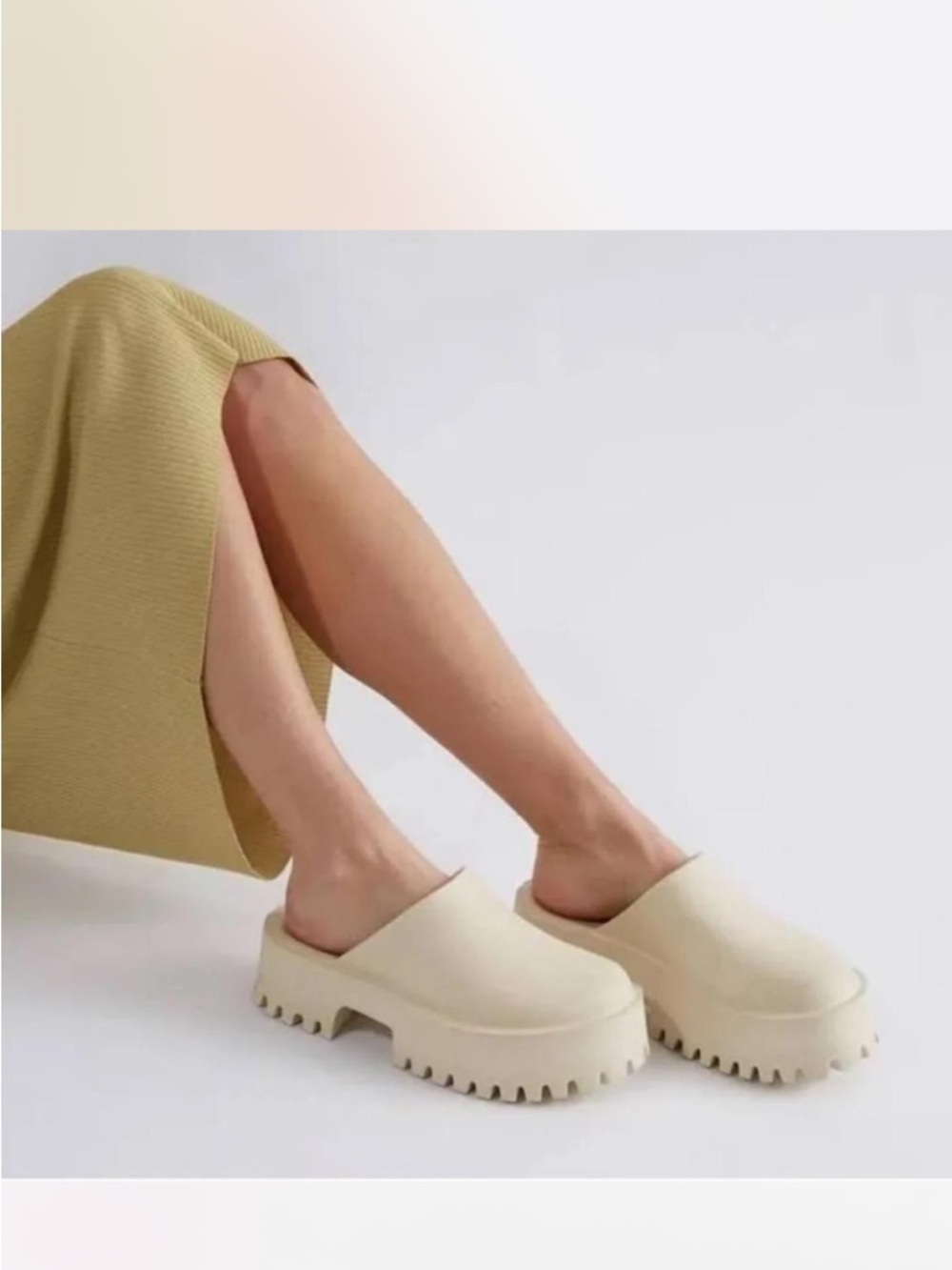 Jeffrey Campbell Cream Chunky Platform Clog Mules size 9